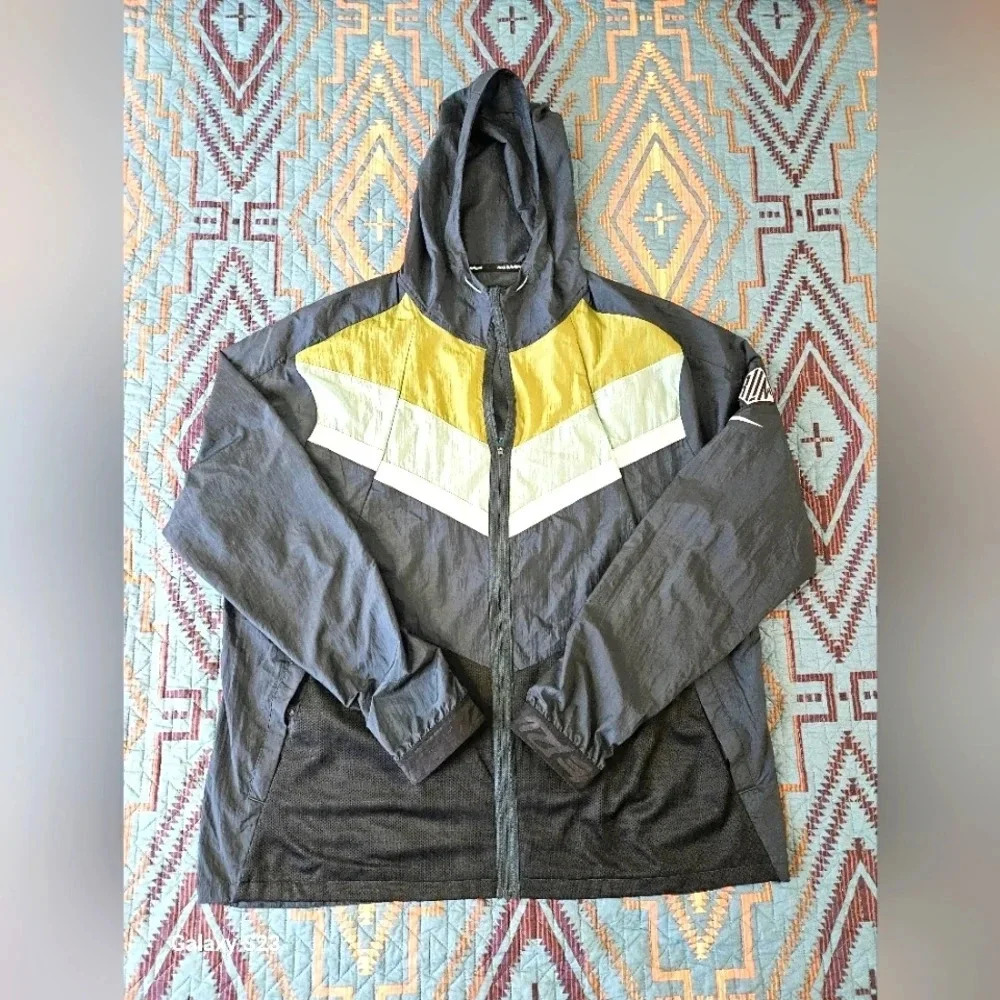 Nike Windrunner running jacket